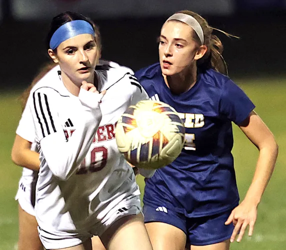 United's girls fire eight past Range